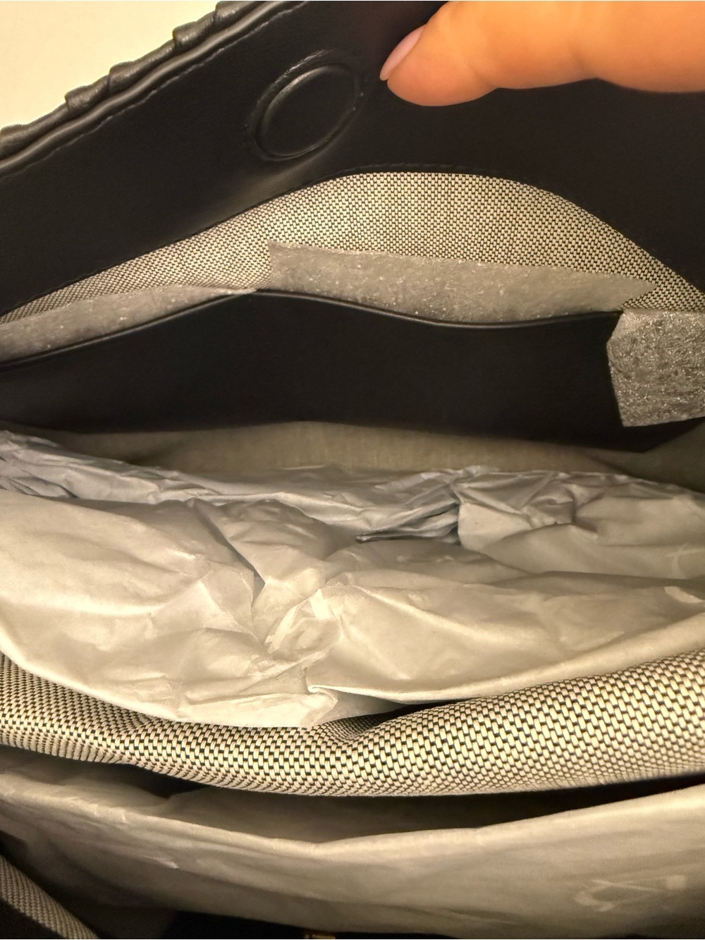Donna Karan Black Textured Wavy Tote Bag - Picture 4 of 6